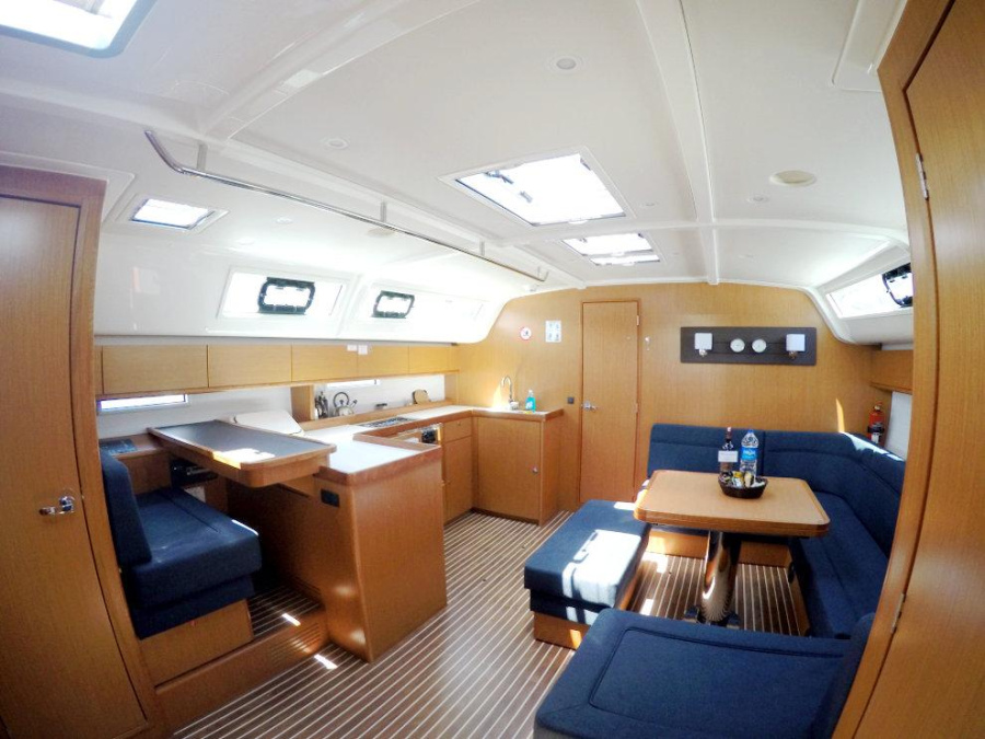 Interior image - 1