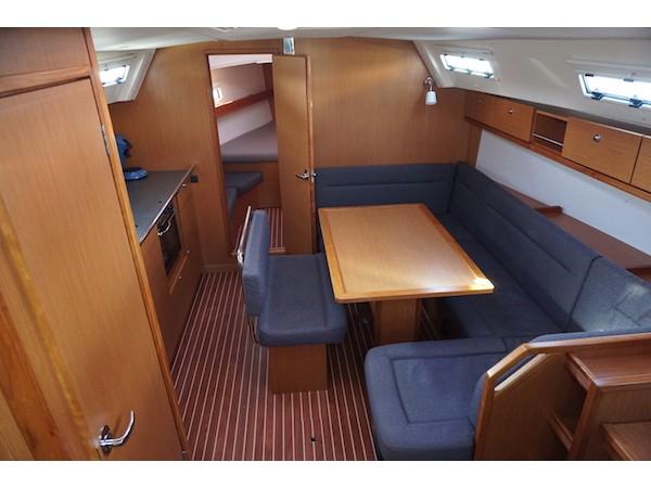Interior image - 2