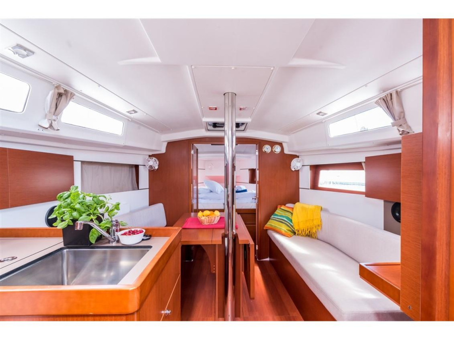 Interior image - 1