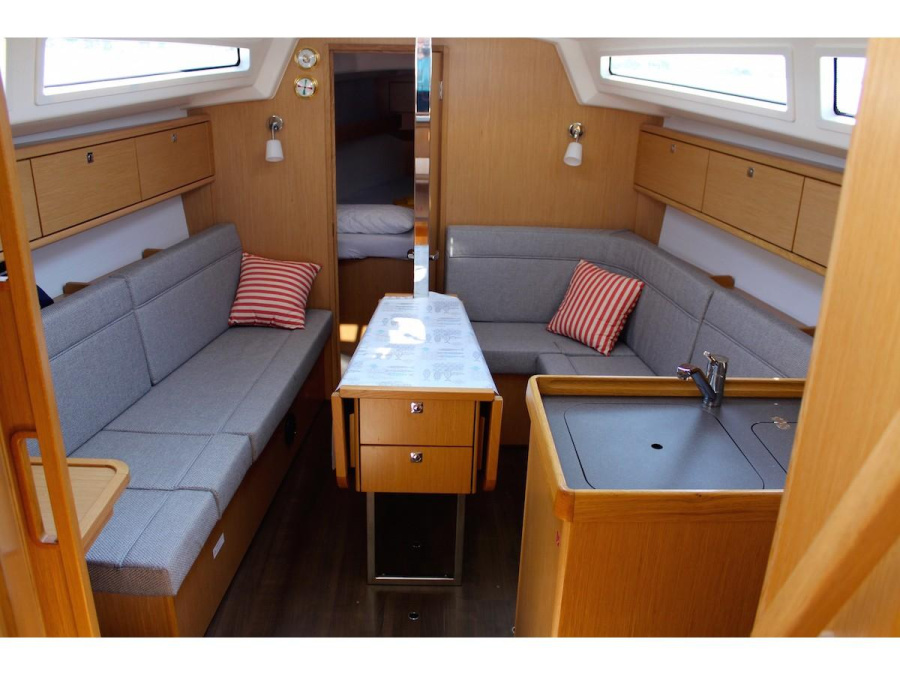 Interior image - 1