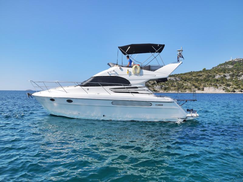 Photo #1 - Fairline Phantom 40 (Julia) in Marina Kremik - 16414