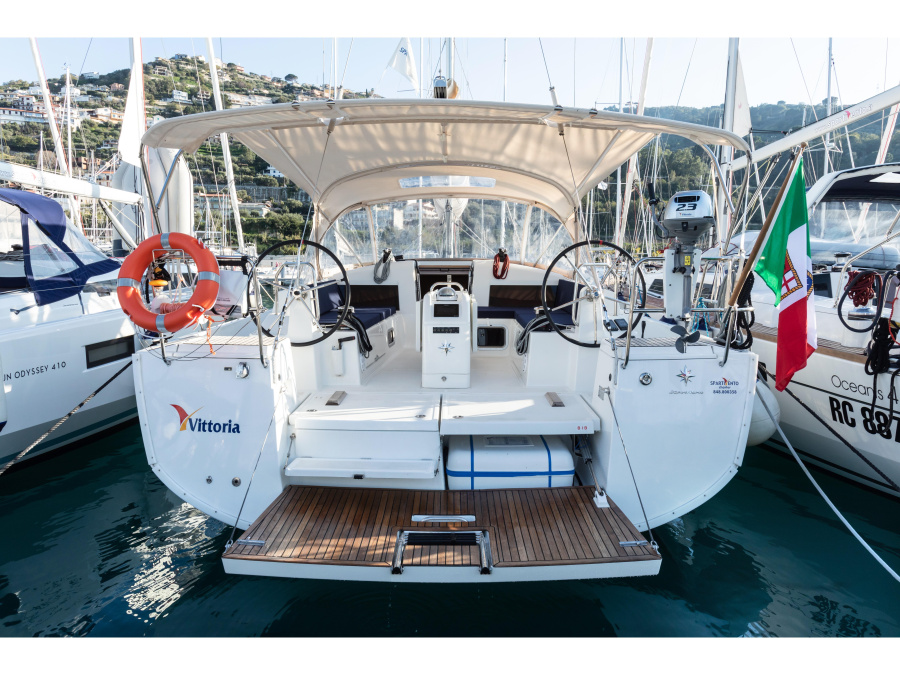 Photo #1 - Sun Odyssey 440 (Vittoria - Standard line) in Marina - 25311
