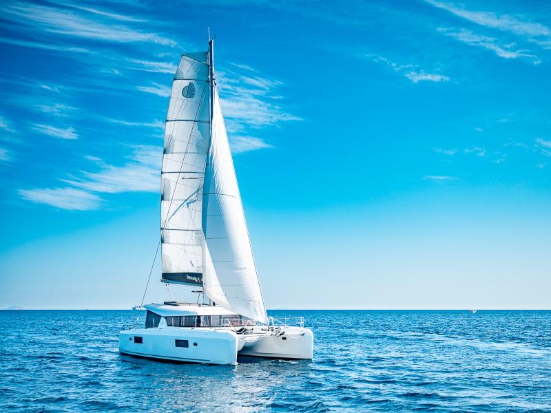 Photo #1 - Lagoon 42 (Beauty L A/C-GEN-WATER MAKER-SOLAR-ELEC.WC) in Alimos Marina - 6391