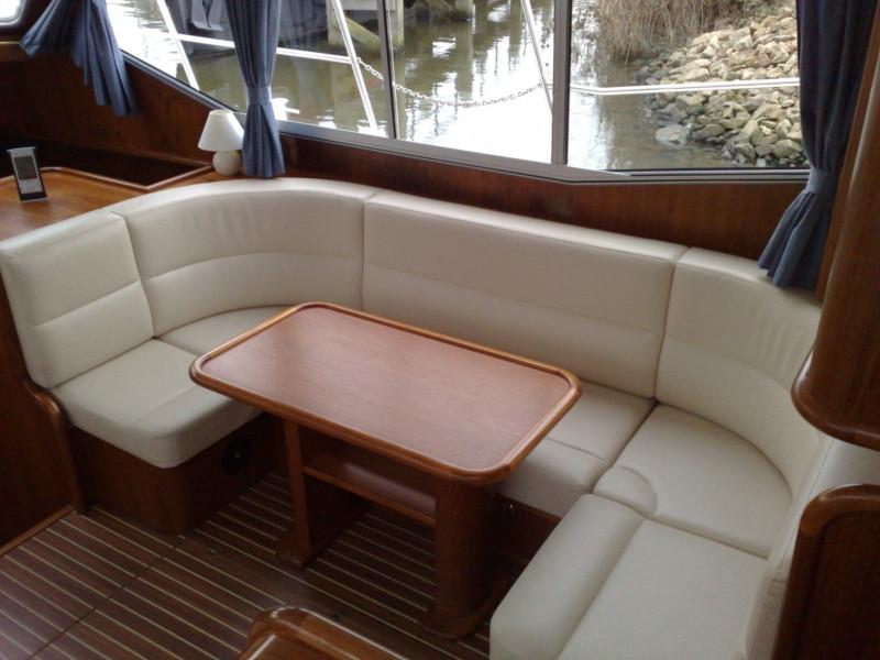 Interior image - 2