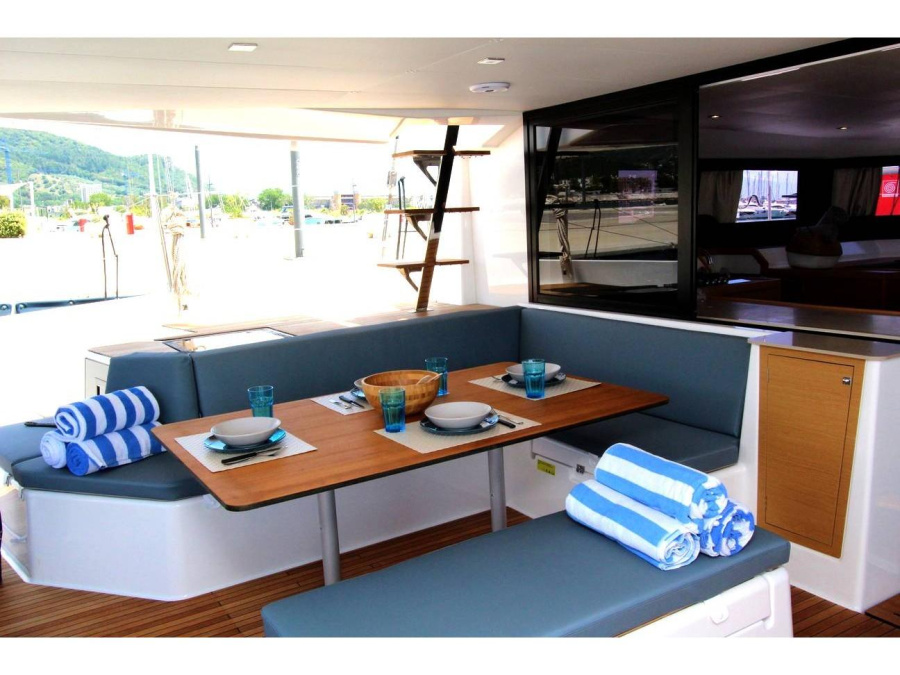 Interior image - 2