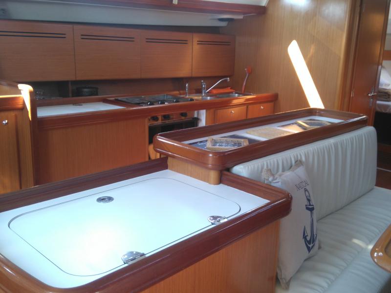 Interior image - 2