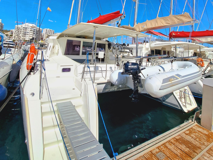 Photo #1 - LAGOON 421 (THE MOB) in Port - 25210