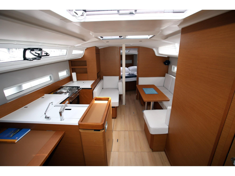 Interior image - 2