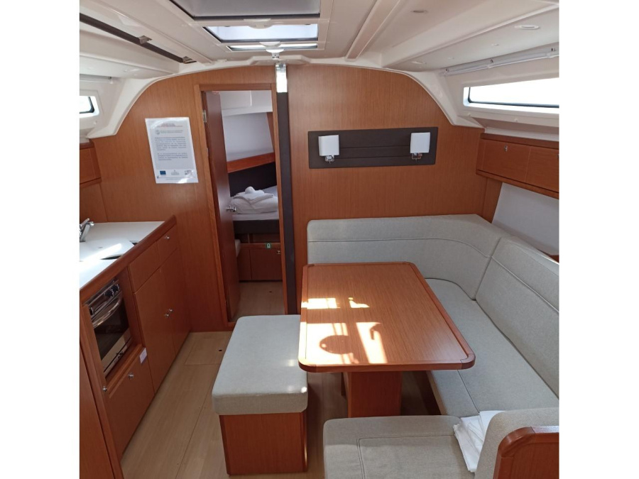 Interior image - 1