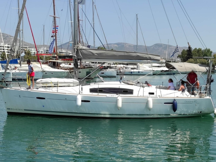 Photo #1 - Beneteau Oceanis 40 (Tosca) in Marina - 4116