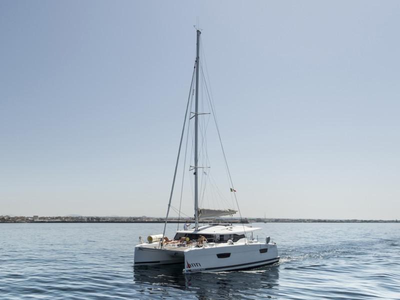 Photo #1 - Fountaine Pajot Astréa 42 (Wm-Ac in dinette-Gen-Sol.Pan) (Astrea) in Porto di Castellammare del Golfo - 12855