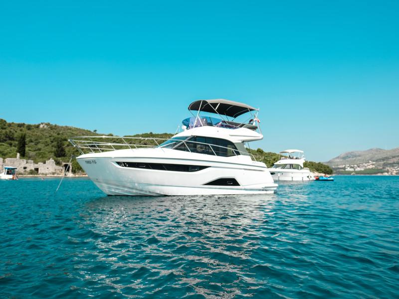 Photo #1 - Bavaria R40 FLY (Borimir) en Marina Baotić - 8035
