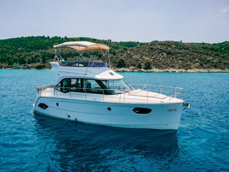 Photo #1 - Bavaria E40 Fly (Ivona) in Marina Baotić - 8033