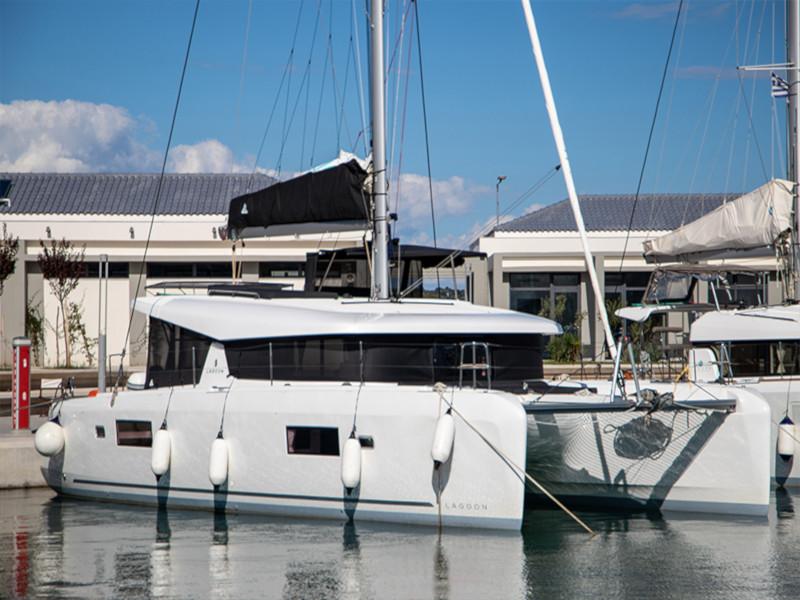 Photo #1 - Lagoon 42 (Dioni) in Marina - 12600