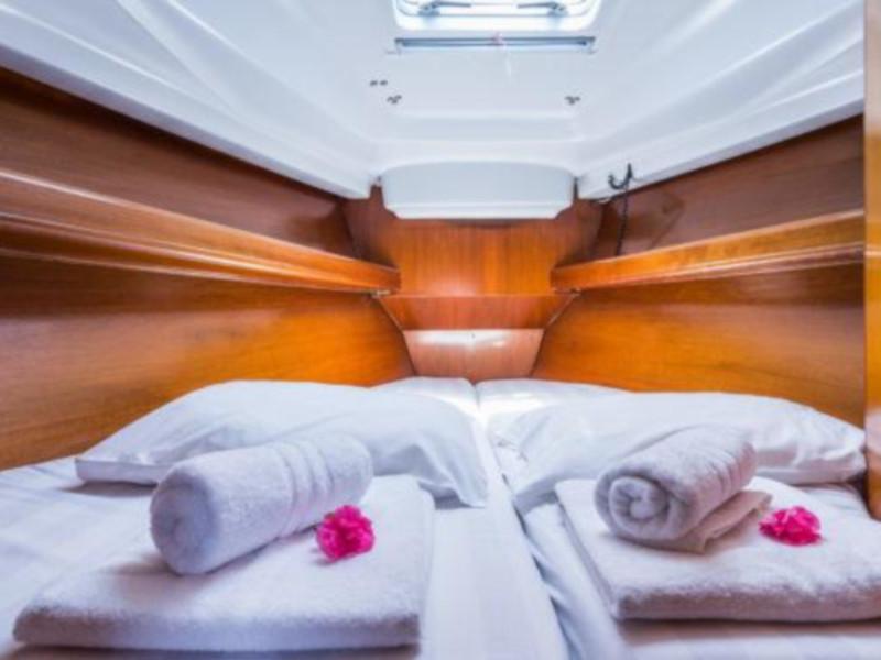 Simonetta (Bow Thruster, electric heads, Solar Panel) - 1