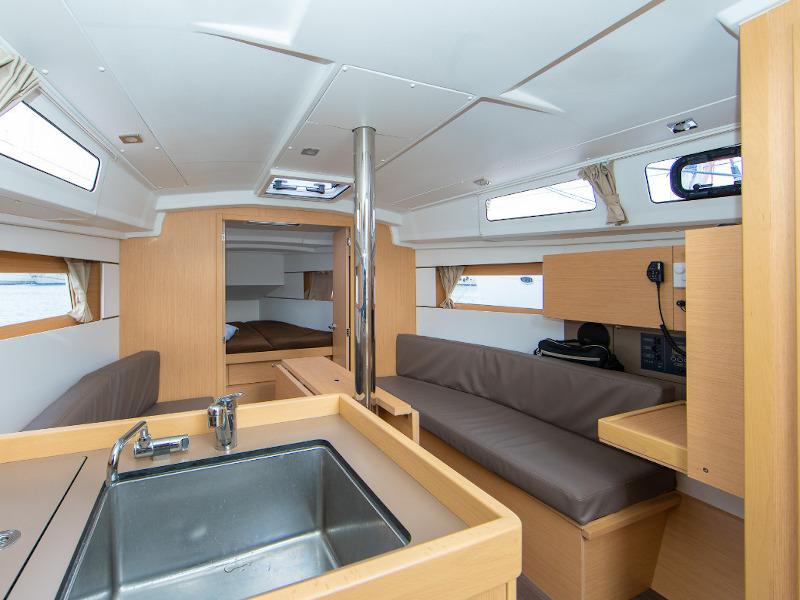 Interior image - 1