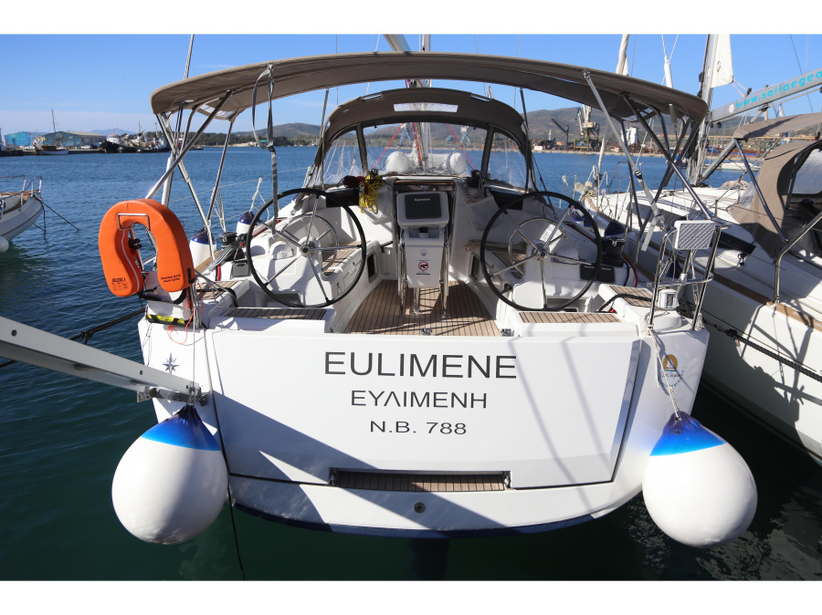 Photo #1 - Sun Odyssey 419 (Eulimene) in Port of - 8504