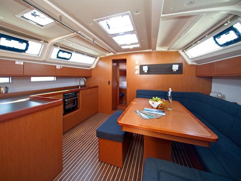 Interior image - 2