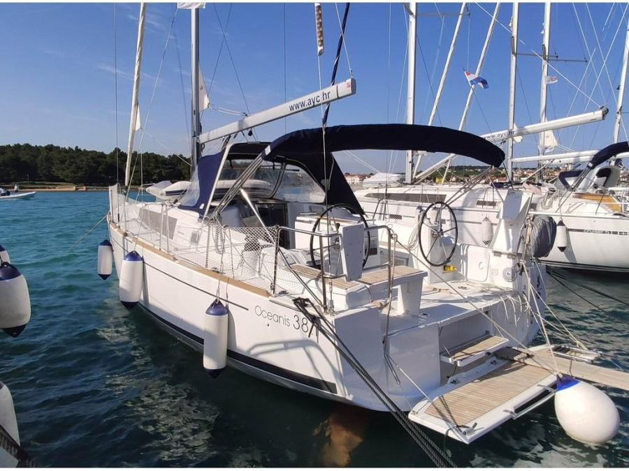 Photo #1 - Oceanis 38.1 (Citrea) in Marina Medulin - 8355