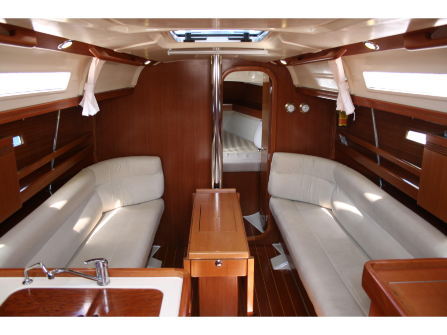 Interior image - 1