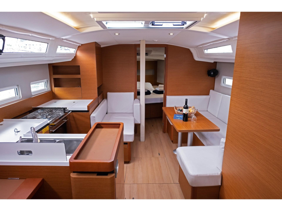 Interior image - 1