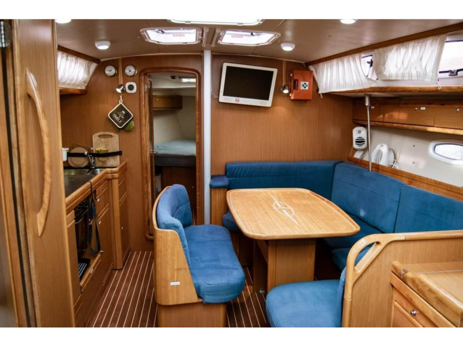 Interior image - 1