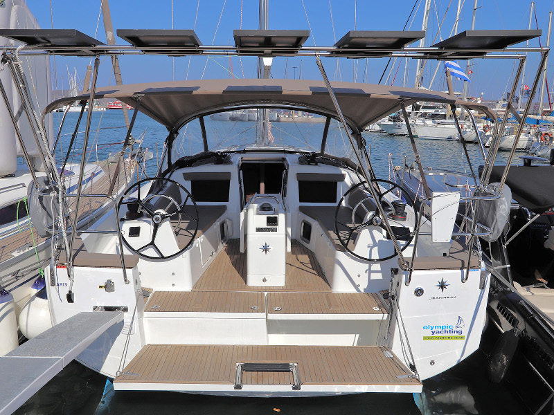 Photo #1 - Sun Odyssey 410 (Aris) in Main Port - 10275