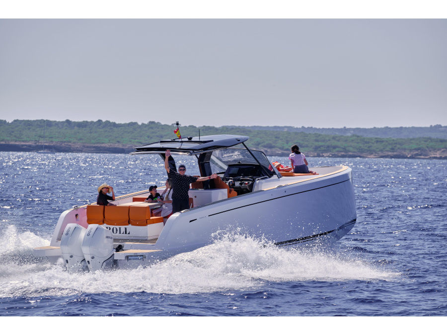 Photo #1 - Pardo 38 (Roll) in Port of Ibiza - 21384