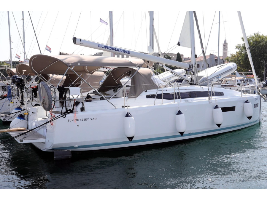 Photo #1 - Sun Odyssey 380 (Red Kiss) in ACI Marina - 13854