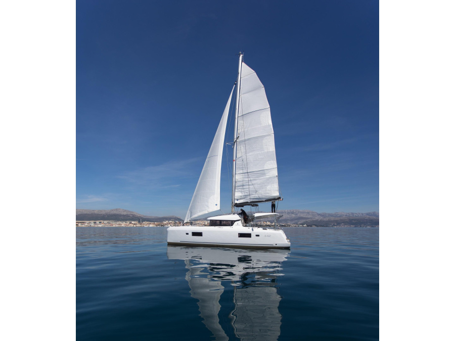Photo #1 - Lagoon 42 (GIOIA) en Marina Frapa - 13536