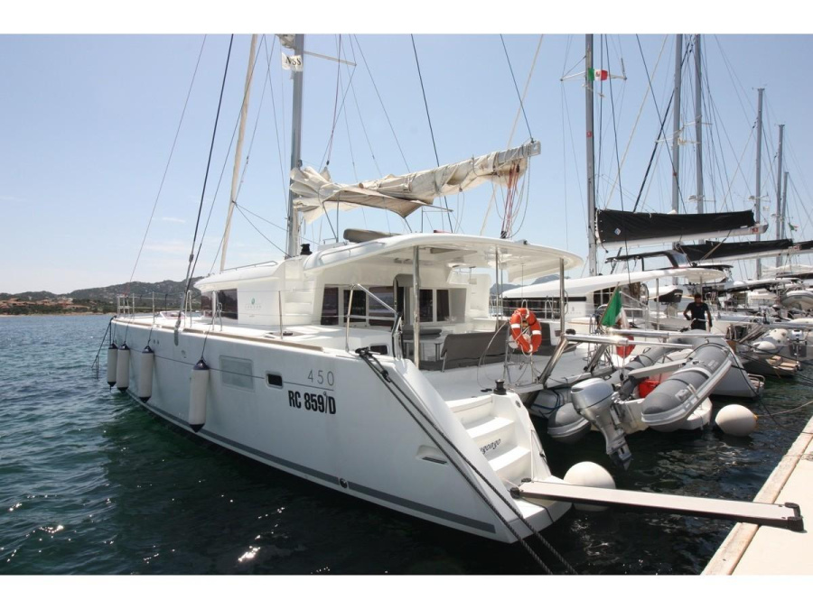 Photo #1 - Lagoon 450F (Dugongo (Solar Panels, WM)) in Cala dei Sardi - 9658