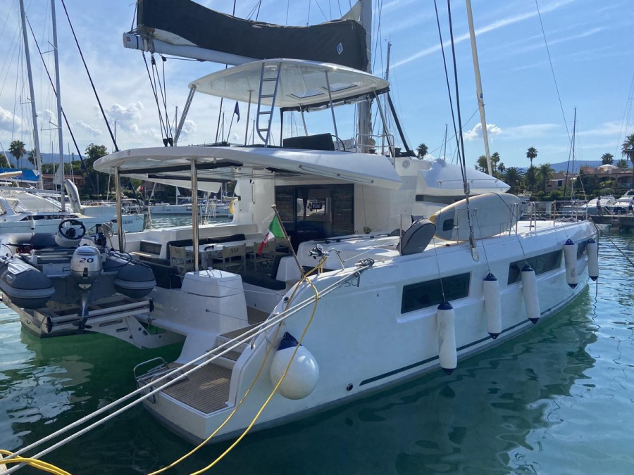Photo #1 - Lagoon 50 (Coraline) in Marina - 12237