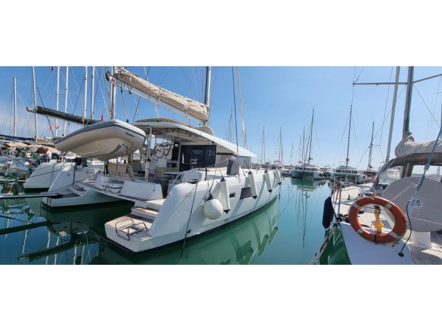 Photo #1 - Lagoon 42 (Gamma Leonis) en Marina d'Arechi - 11901