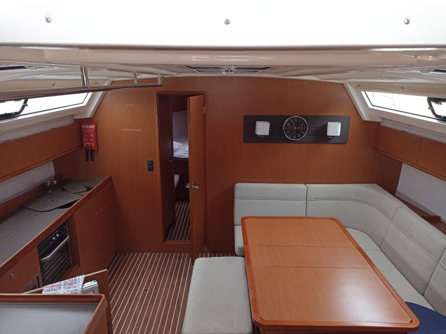 Interior image - 1