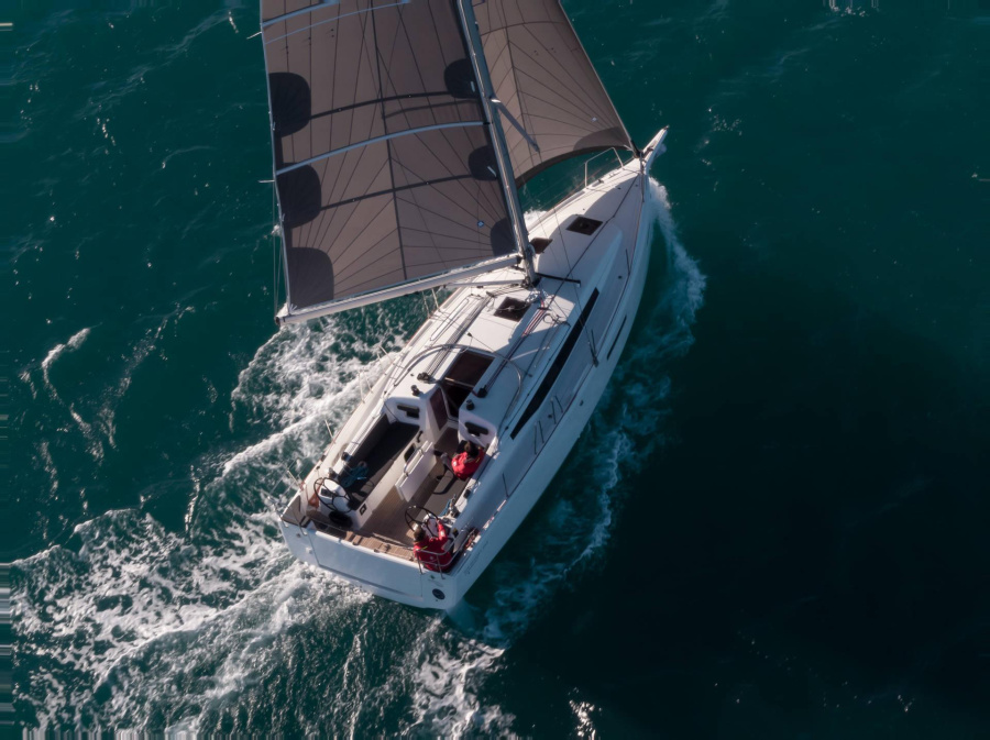 Photo #1 - Sun Odyssey 380 (Moon Kiss) in ACI Marina - 14292