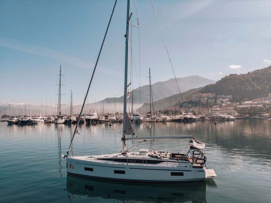 Photo #1 - Bavaria C42 (ARUNA) in Yes Marina - 12248