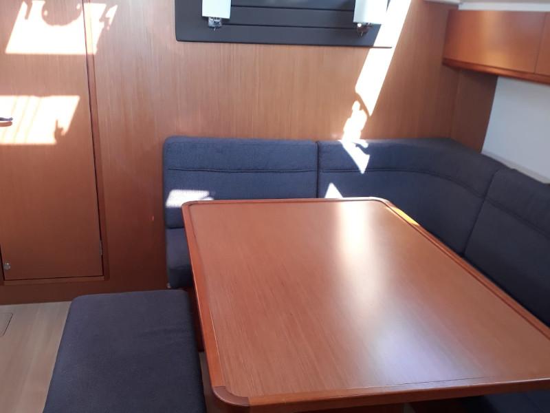 Interior image - 2