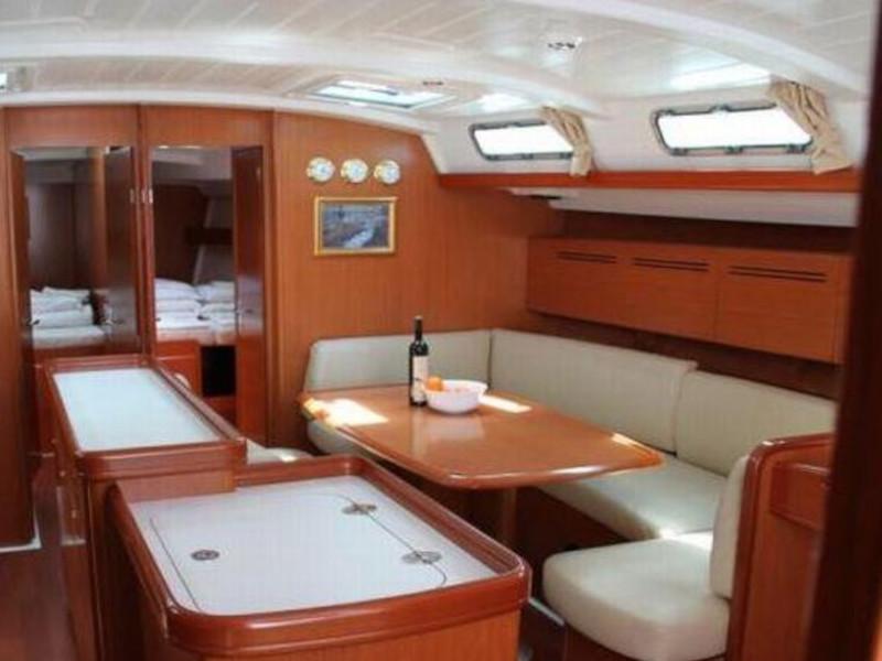 Interior image - 1