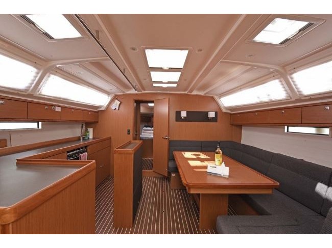 Interior image - 2