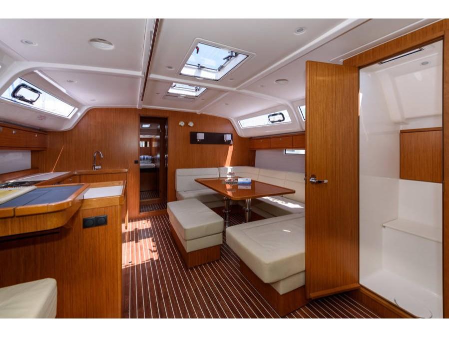Interior image - 2
