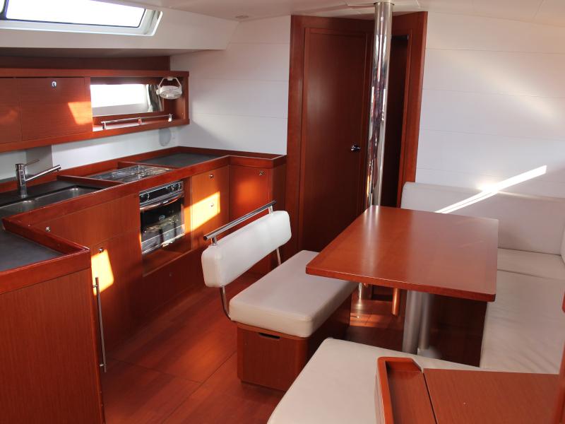 Interior image - 2