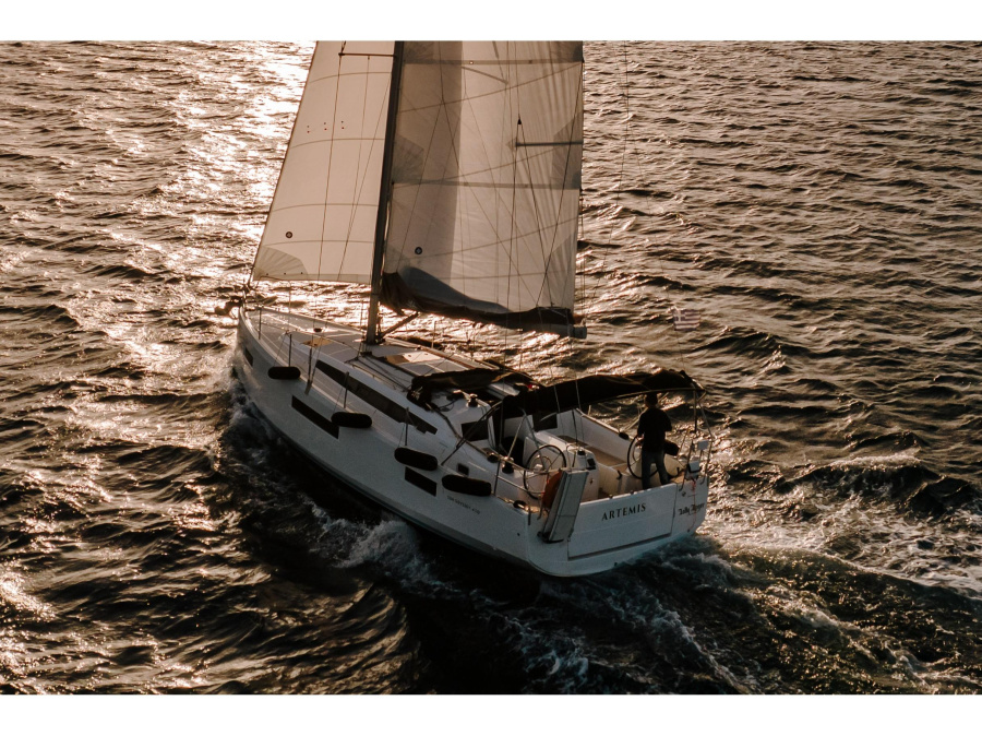 Photo #1 - Sun Odyssey 410 (Artemis) en Port of - 17484