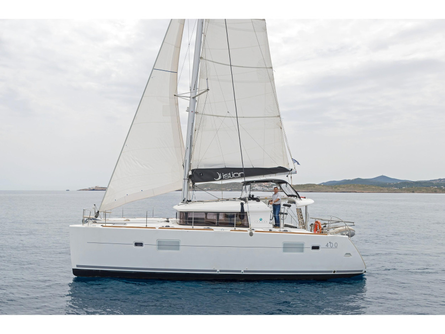 Photo #1 - Lagoon 400S2 (Libre) in Main Port - 6222
