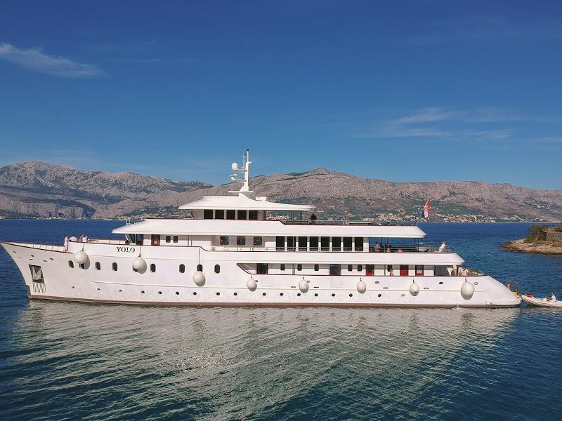 Photo #1 - Motoryacht YOLO (Yolo) en Port of / East Harbour - 15051