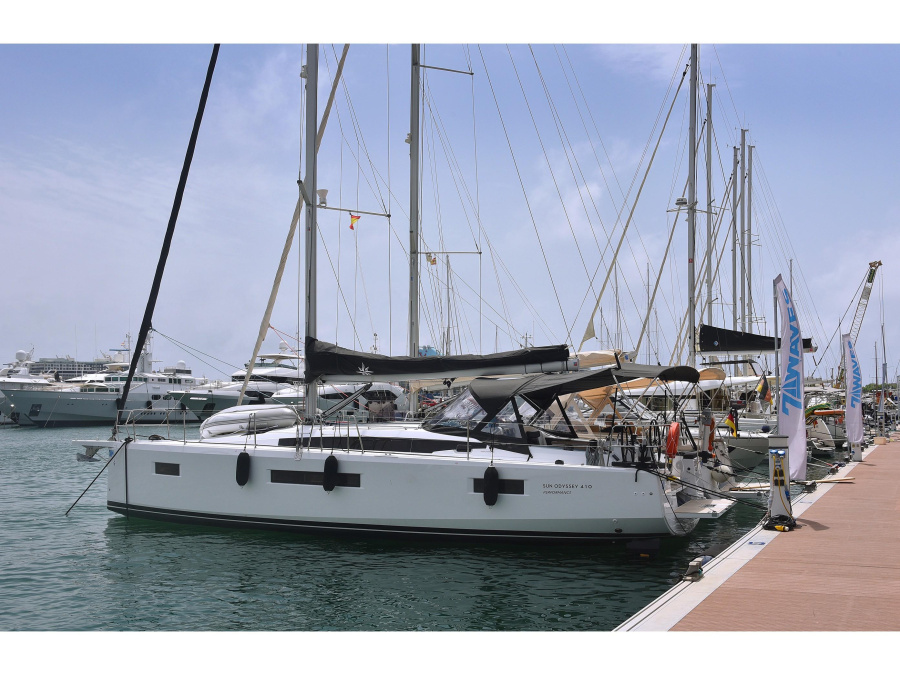 Photo #1 - Sun Odyssey 410 (Naoussa) in Marina Cuarentena - 12923