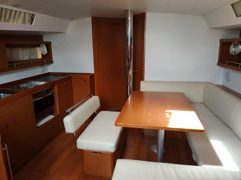 Interior image - 2