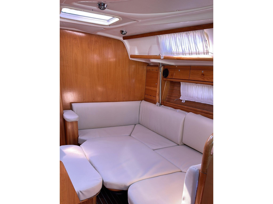 Interior image - 2