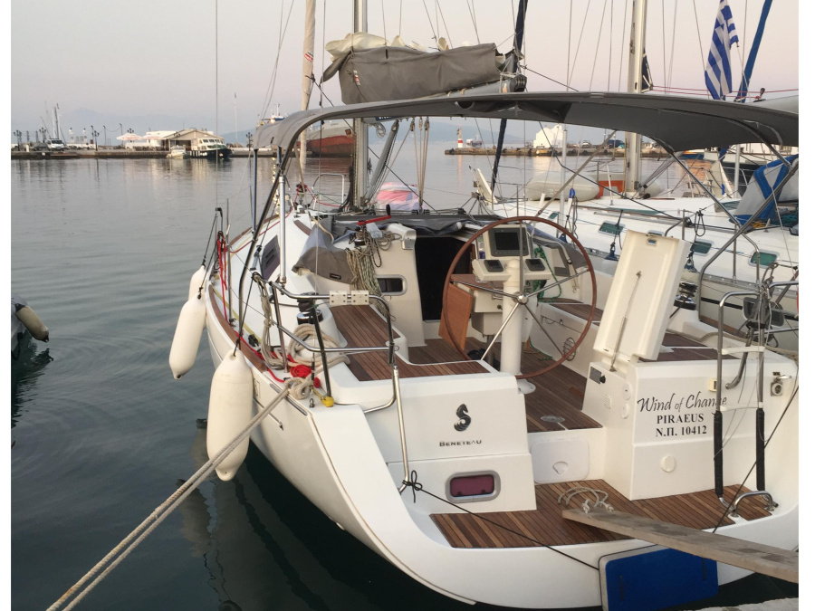 Photo #1 - Oceanis 37 (WIND OF CHANGE) in port - 11592