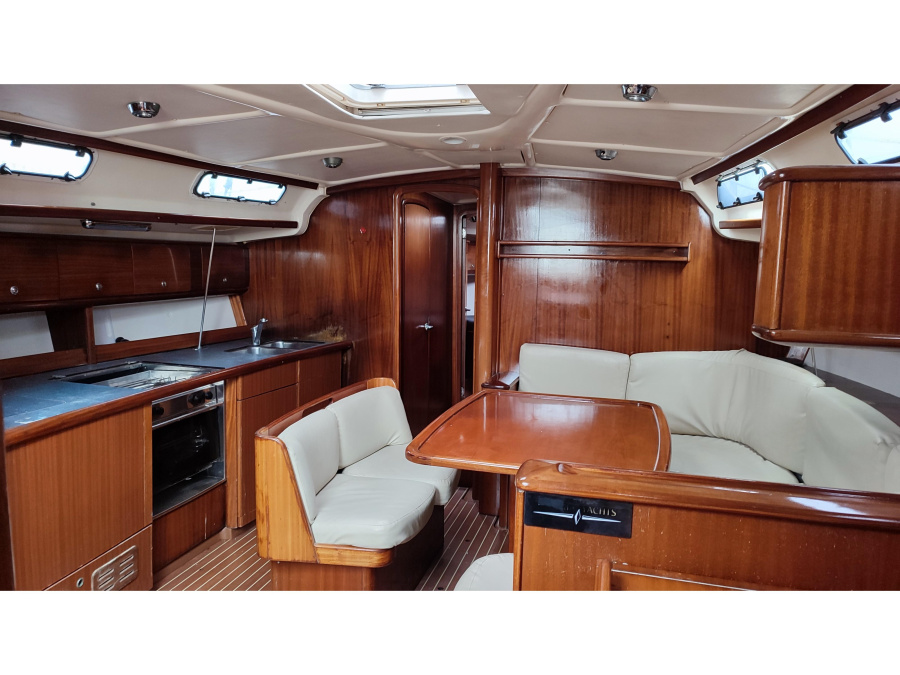 Interior image - 2