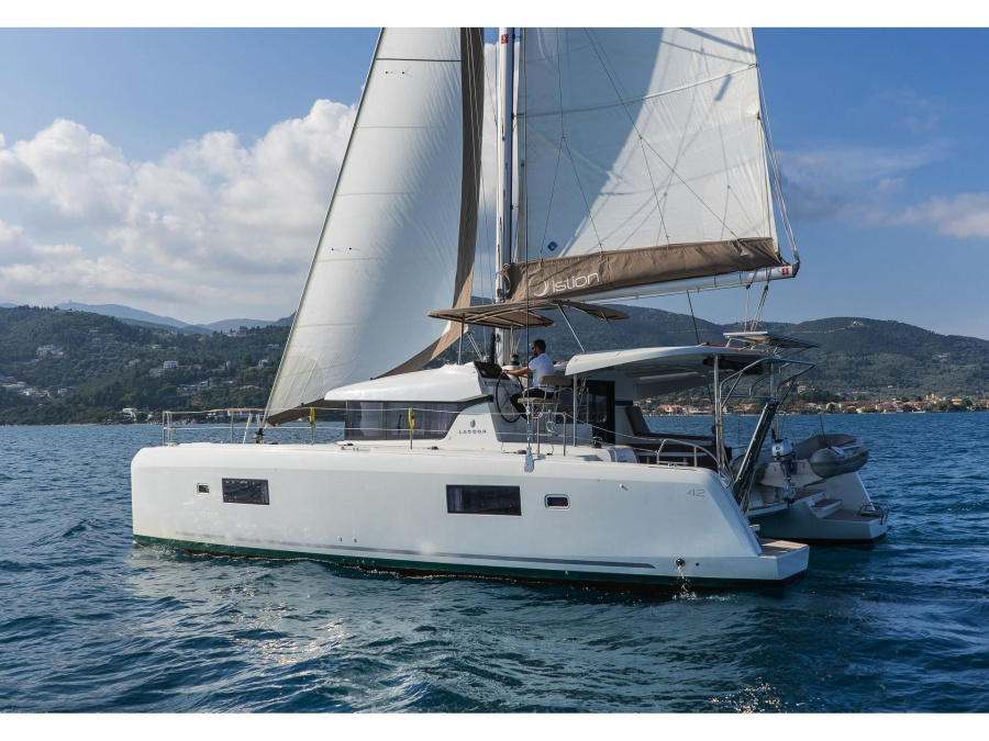 Photo #1 - Lagoon 42 A/C & GEN & WM (White Waves) in D-Marin Marina Lefkas - 14868